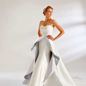 EddyK DT130 NWT ivory/platinum overskirt. Size 12, fits waists 26”-29”